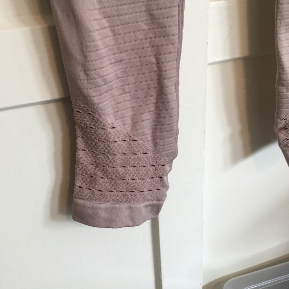 Gymshark nude/pink leggings size small - Picture 4 of 14